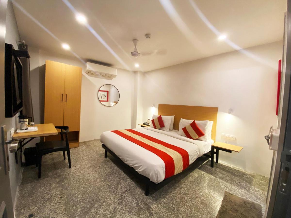 Hotel Golden Saffron By Qotel-Punjabi Bagh Нью-Делі Екстер'єр фото