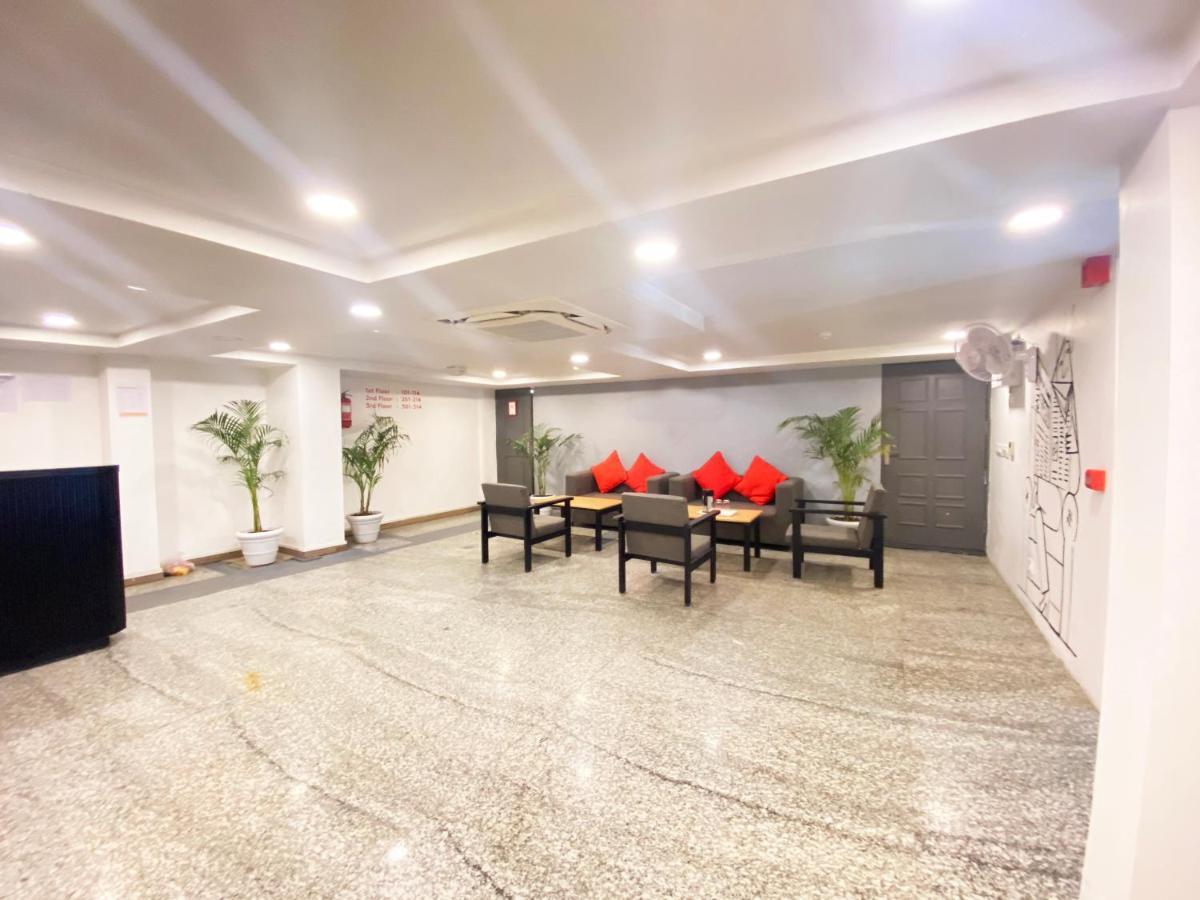 Hotel Golden Saffron By Qotel-Punjabi Bagh Нью-Делі Екстер'єр фото