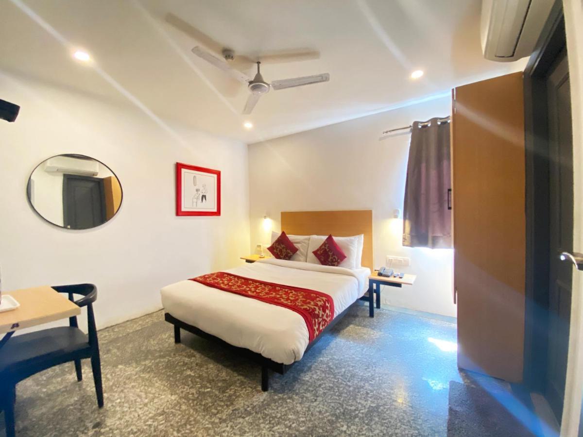 Hotel Golden Saffron By Qotel-Punjabi Bagh Нью-Делі Екстер'єр фото