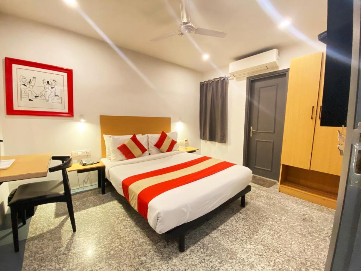 Hotel Golden Saffron By Qotel-Punjabi Bagh Нью-Делі Екстер'єр фото