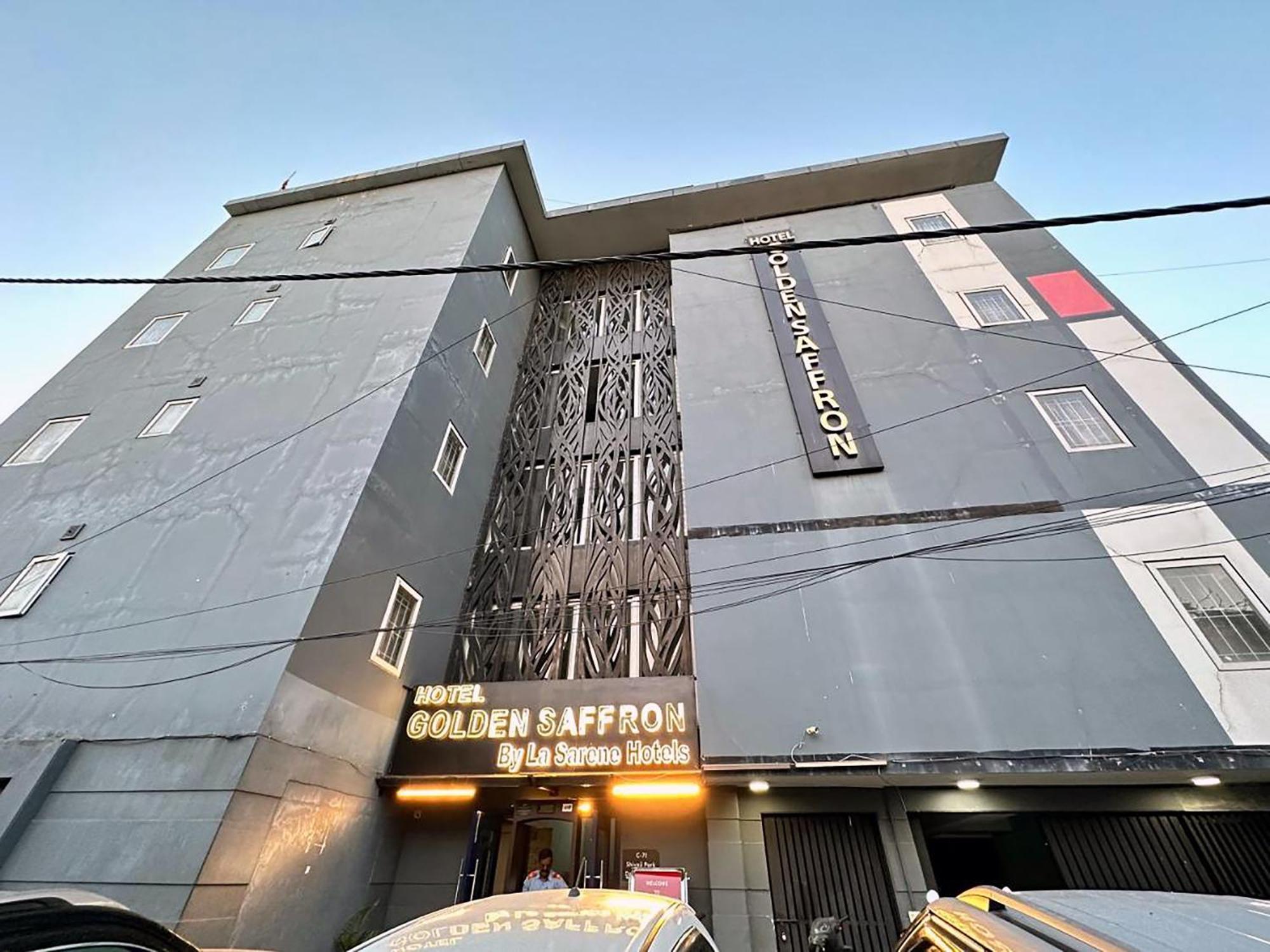 Hotel Golden Saffron By Qotel-Punjabi Bagh Нью-Делі Екстер'єр фото