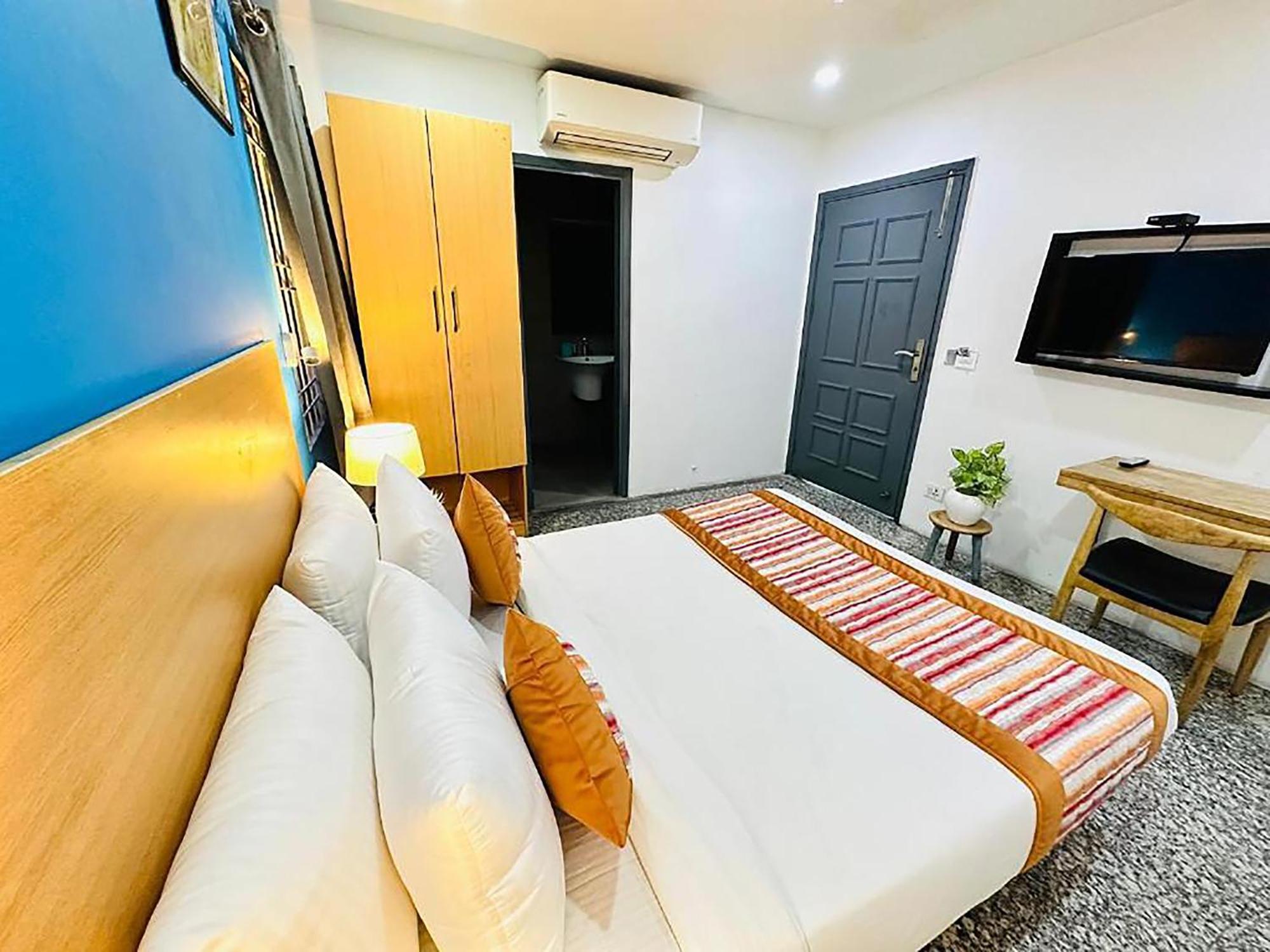 Hotel Golden Saffron By Qotel-Punjabi Bagh Нью-Делі Екстер'єр фото