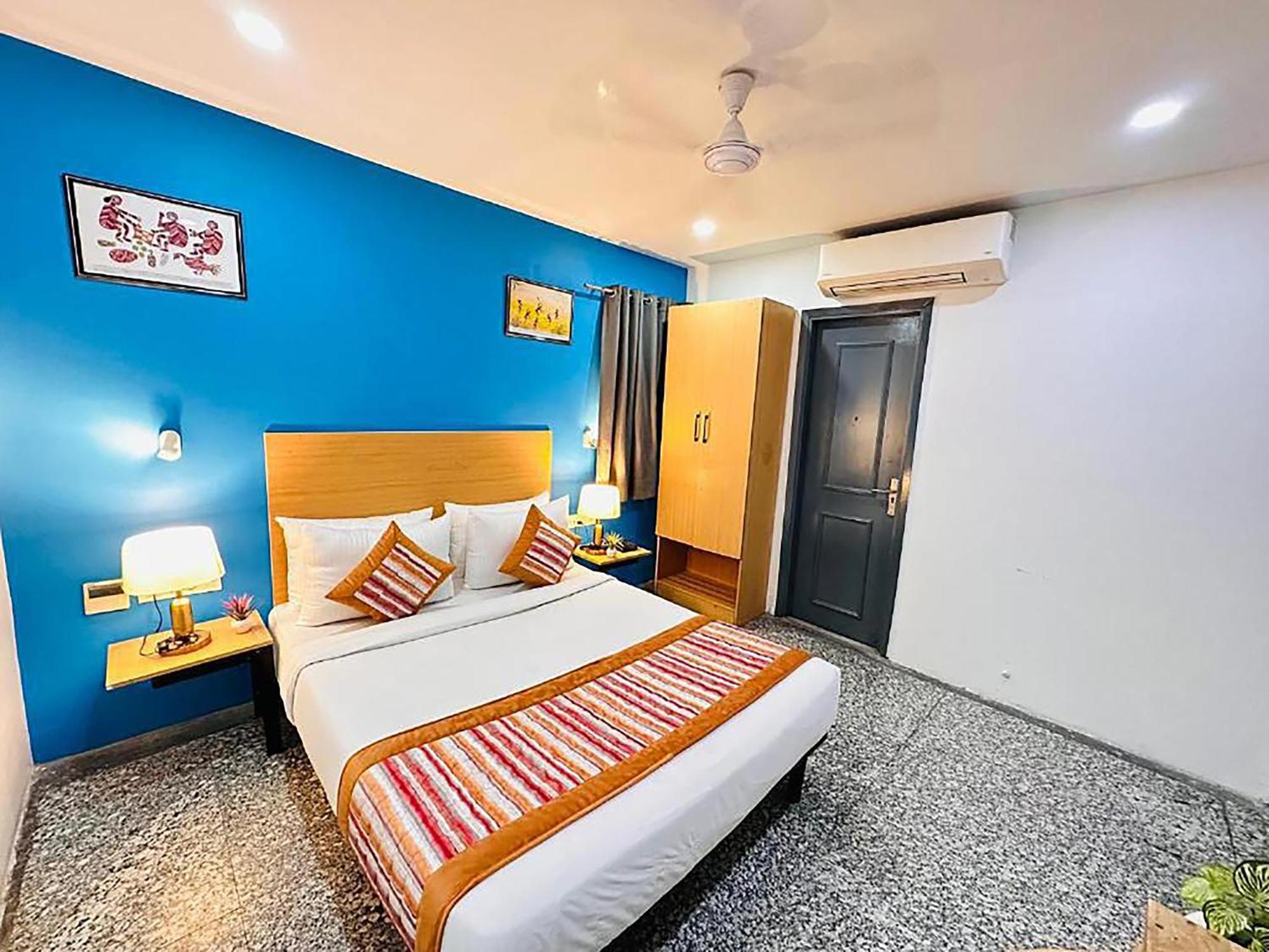 Hotel Golden Saffron By Qotel-Punjabi Bagh Нью-Делі Екстер'єр фото